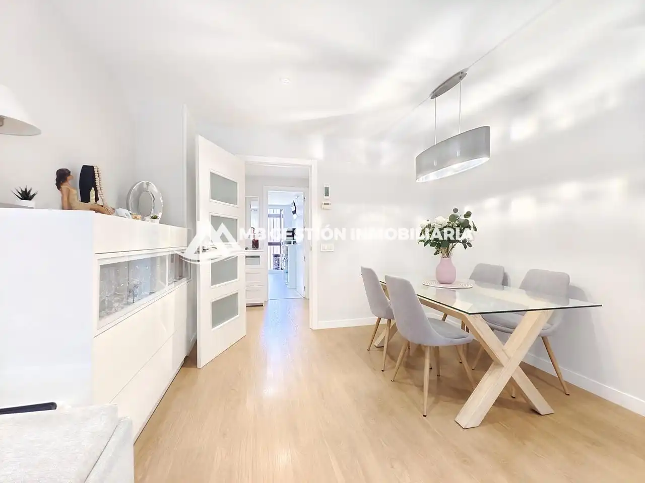 Comedor de Piso en venta en Fuenlabrada con Aire acondicionado, Calefacción y Jardín privado