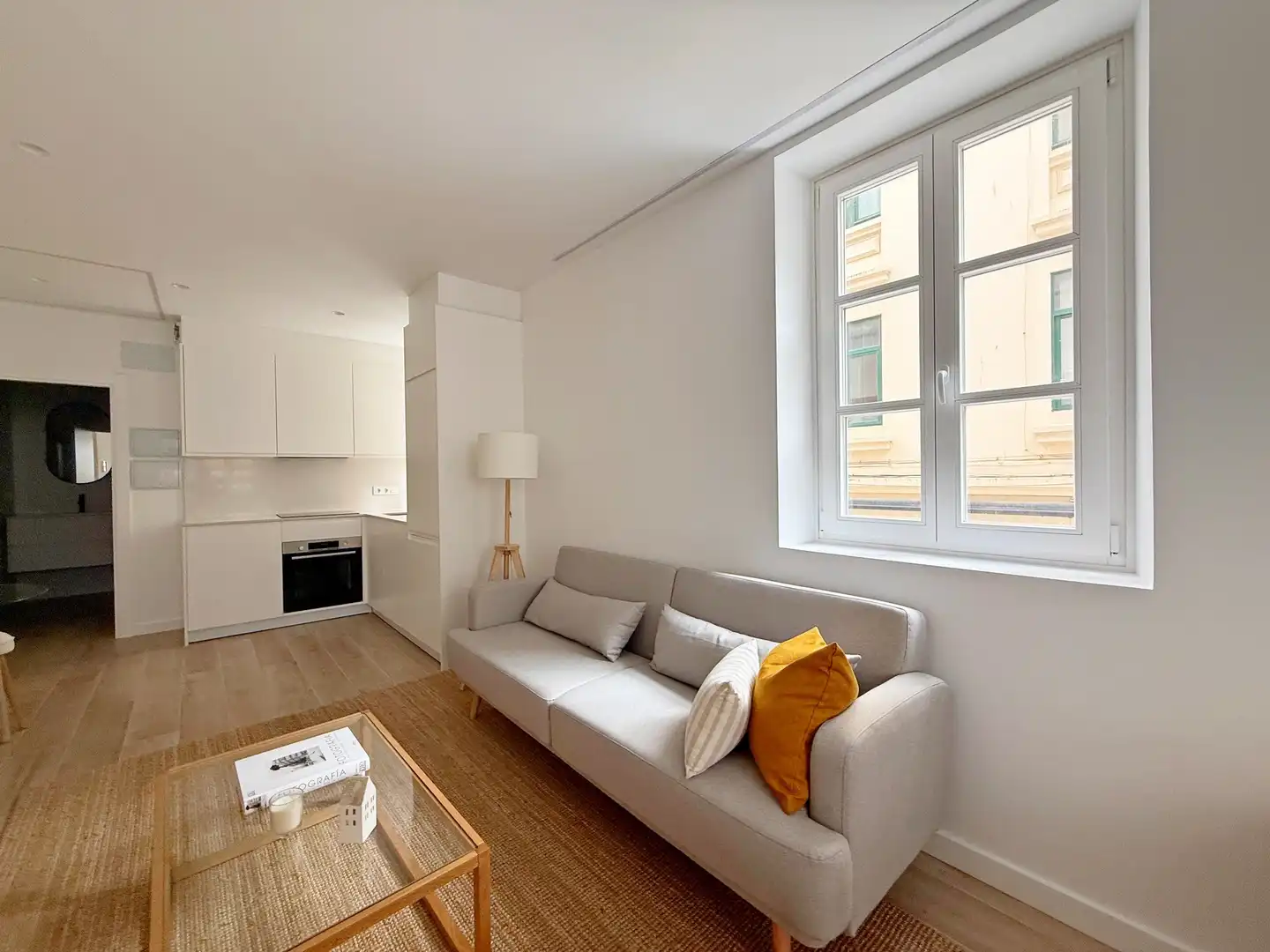 Sala de estar de Loft de alquiler en A Coruña Capital  con Calefacción y Amueblado