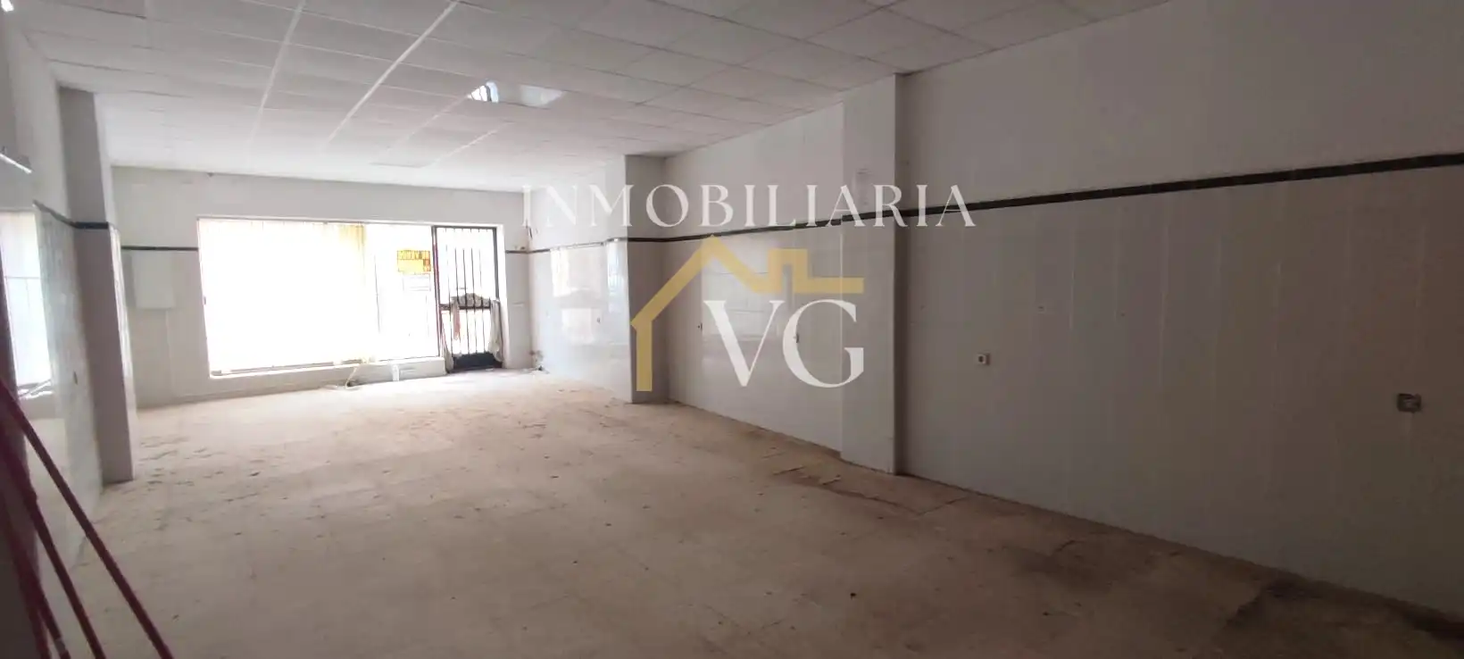 Local comercial en venda a Guillena pueblo, imagen 2