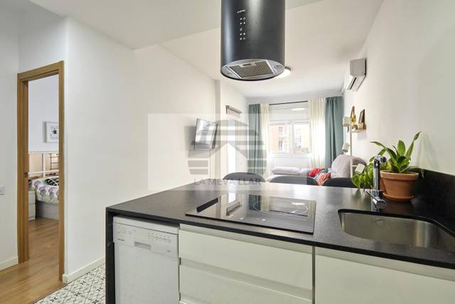 Piso en Venta en Carrer del Poeta Cabanyes en El Poble Sec - Parc de Montjuïc