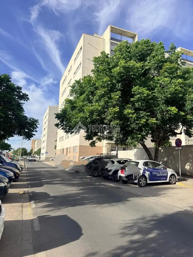 Parking de Piso en venta en Sevilla con Aire acondicionado