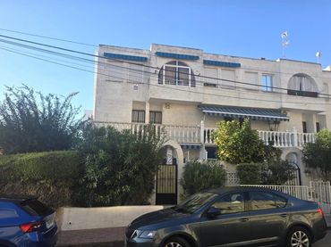 Casa con balcón en venta en Calle MANUEL GALIAN (MANOLIN)