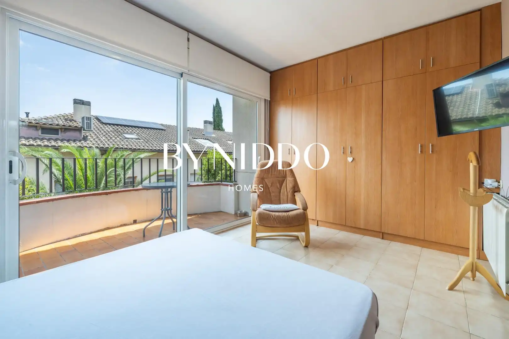 Habitación de Casa adosada en venta en Sant Cugat del Vallès con Aire acondicionado, Calefacción y Jardín privado