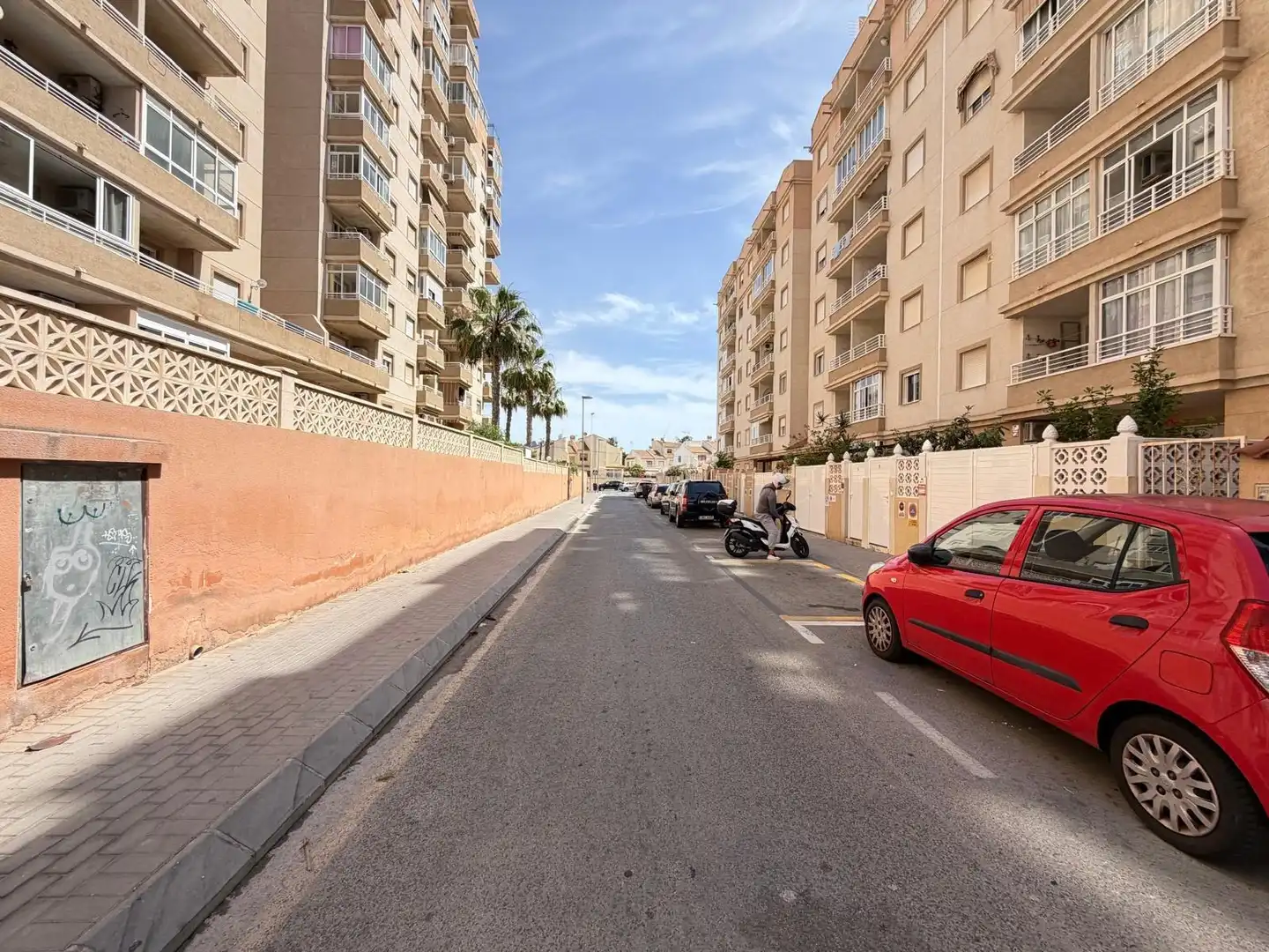 Vista exterior de Apartament en venda en Torrevieja amb Aire condicionat, Calefacció i Jardí privat