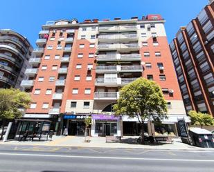 Vista exterior de Àtic en venda en  Huelva Capital amb Aire condicionat, Terrassa i Balcó