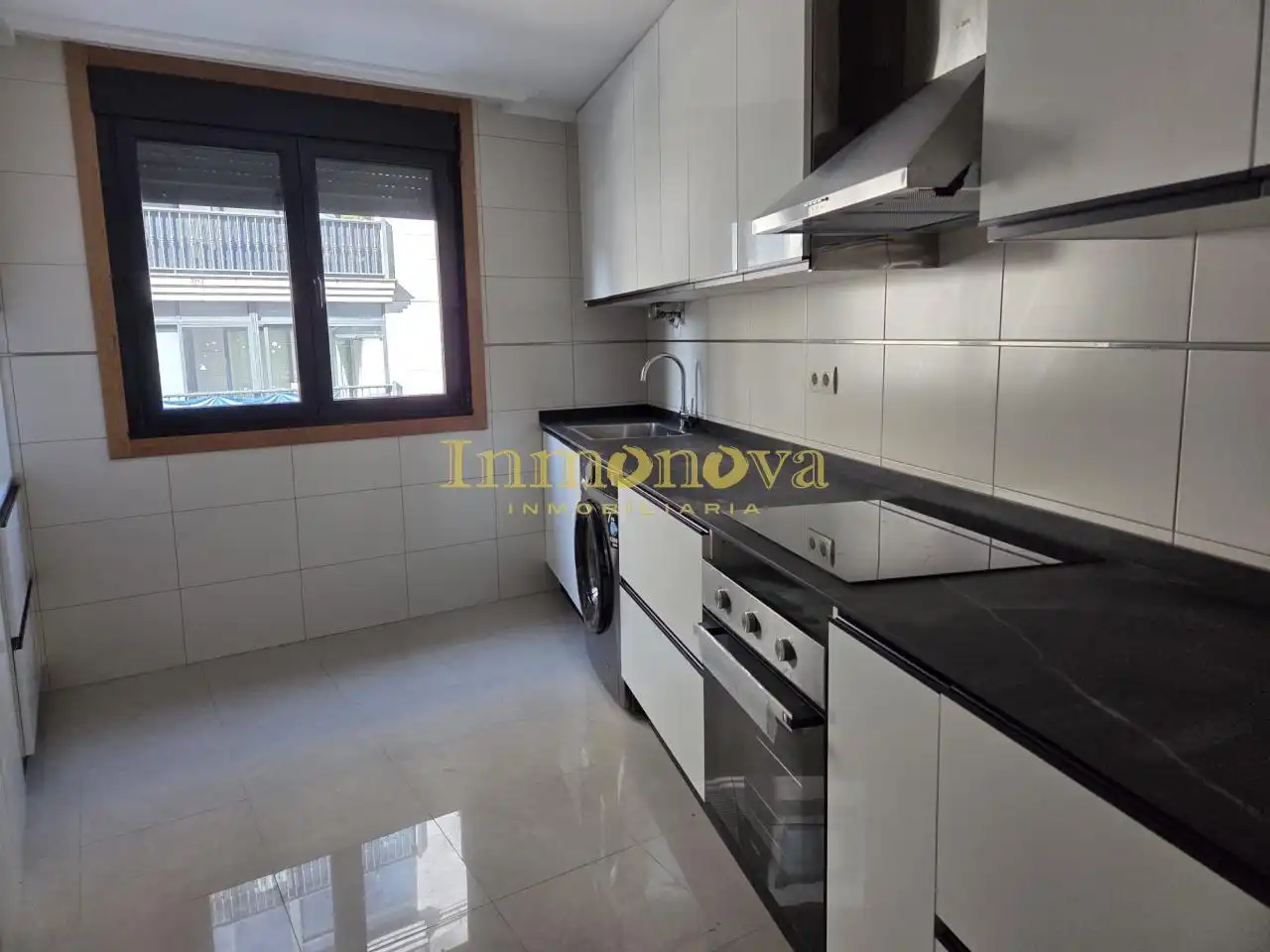 Kitchen of Flat for sale in Ponteareas  with Heating and Storage room