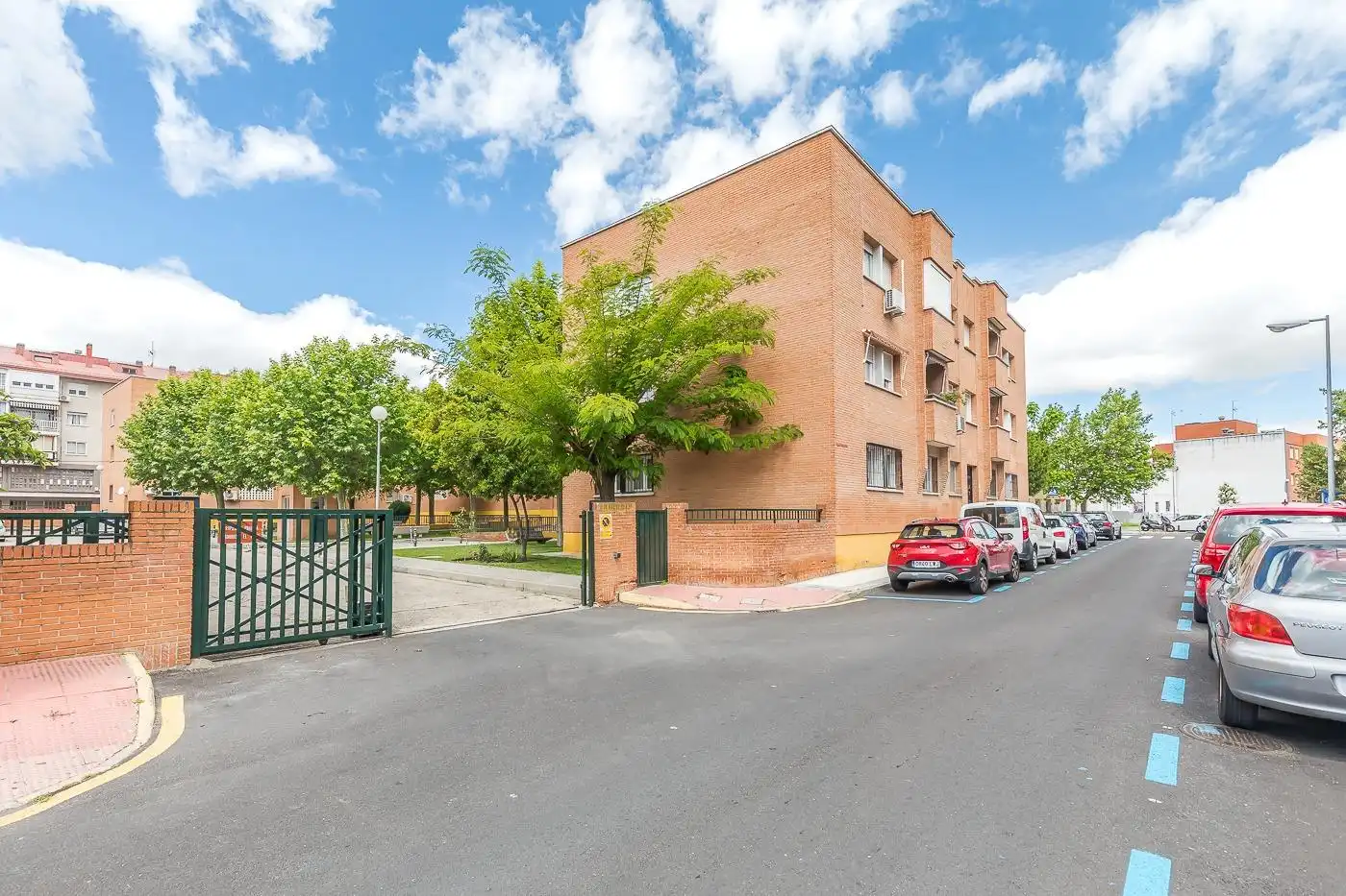 Vista exterior de Pis en venda en Majadahonda amb Calefacció i Terrassa