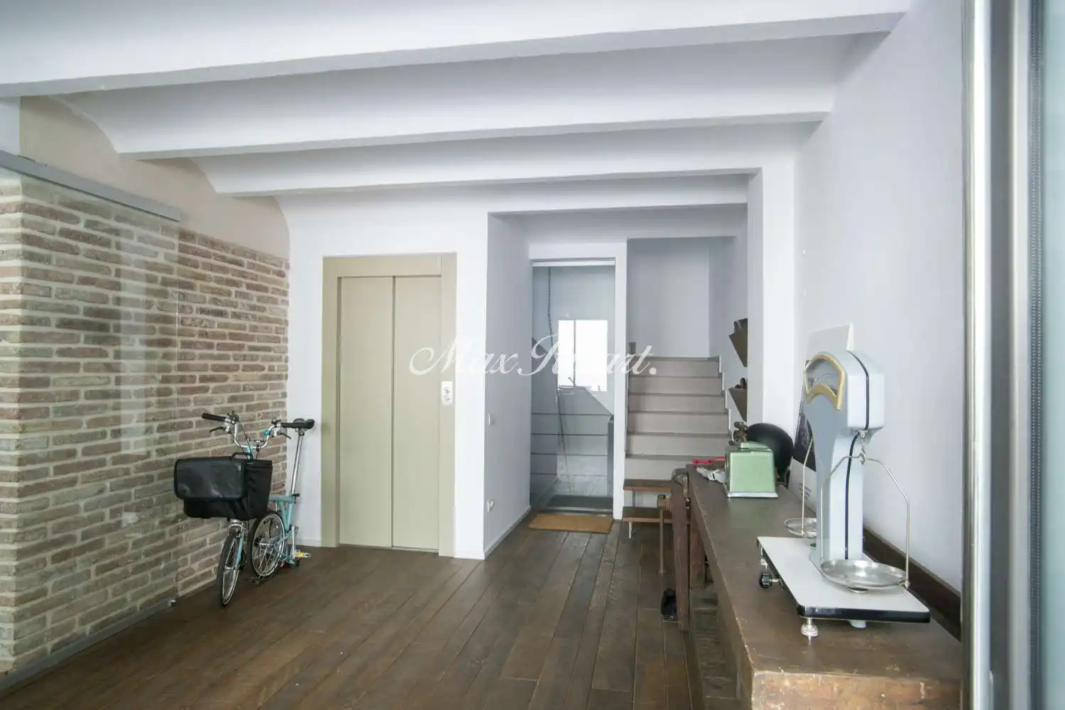 Büro zur Miete in Barcelona mit Klimaanlage, Heizung und Terrasse