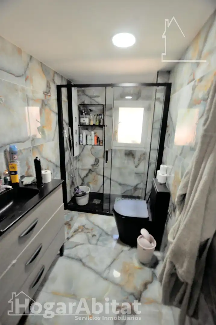 Badezimmer von Wohnung zum Verkauf in Valencia mit Klimaanlage, Heizung und Balkon