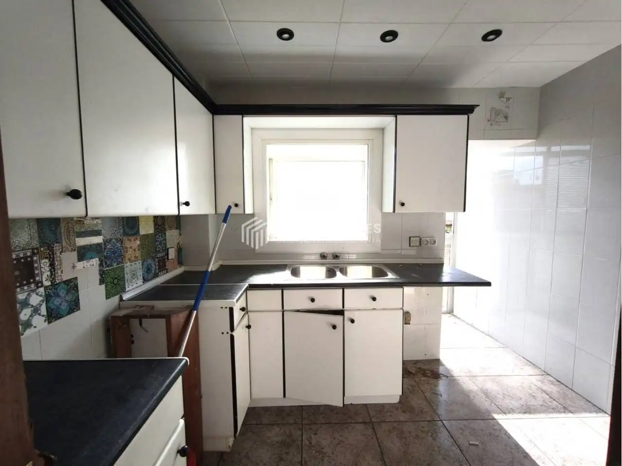 Küche von Wohnung zum Verkauf in Badalona mit Balkon