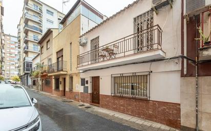 Exterior view of Single-family semi-detached for sale in  Granada Capital  with Air Conditioner, Heating and Washing machine