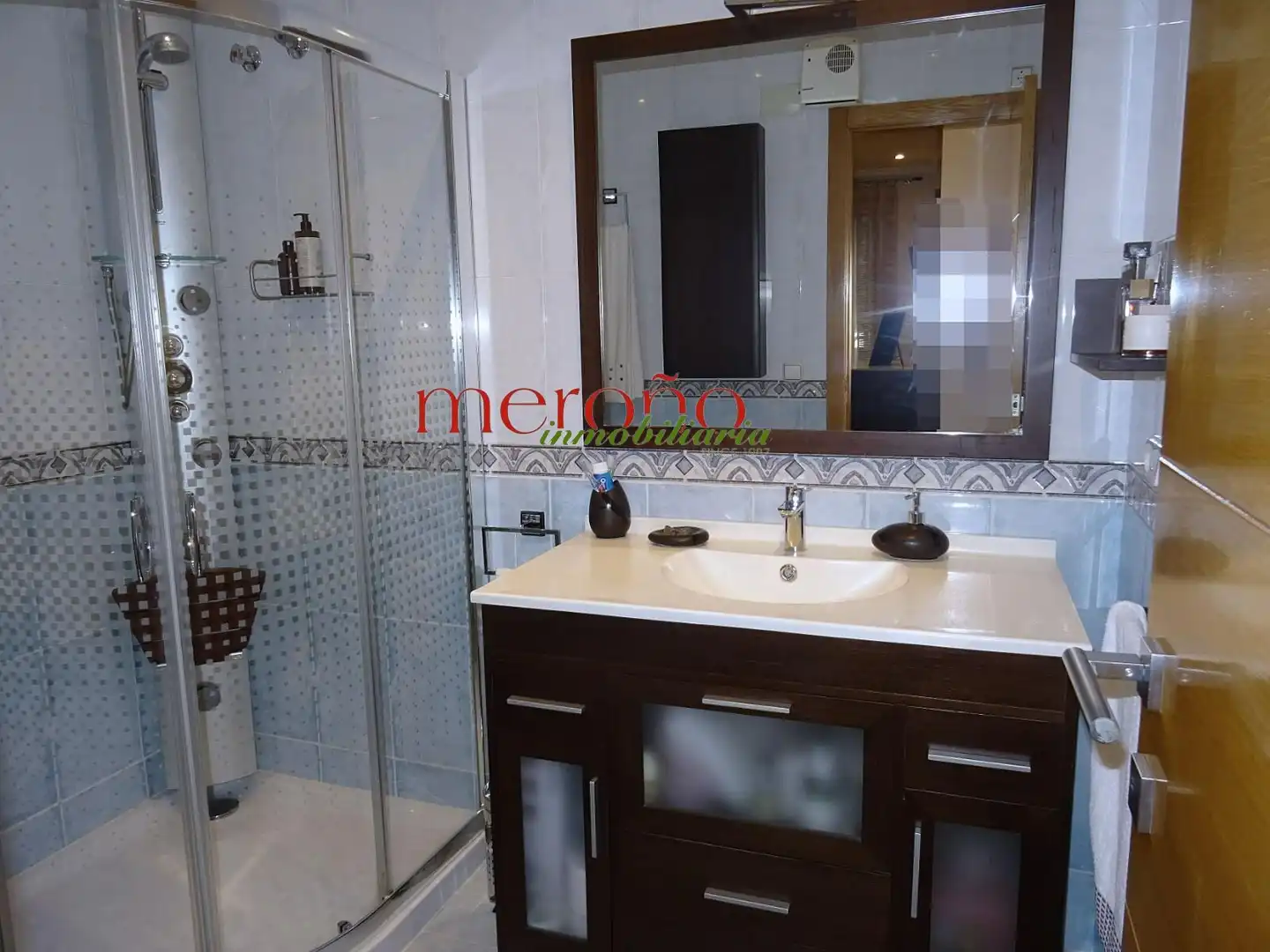 Baño de Piso en venta en Elche / Elx con Aire acondicionado, Parquet y Amueblado