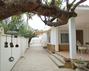 Vista exterior de Casa o xalet de lloguer en Riba-roja de Túria amb Aire condicionat, Terrassa i Piscina