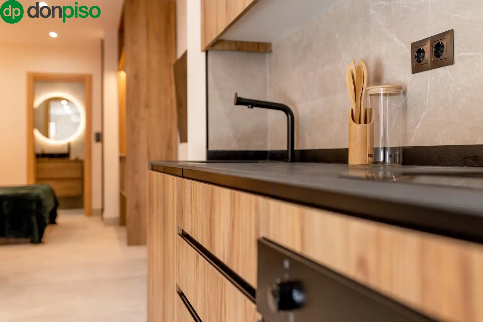 Kitchen of Study for sale in Granada  with Air Conditioner, Heating and Furnished