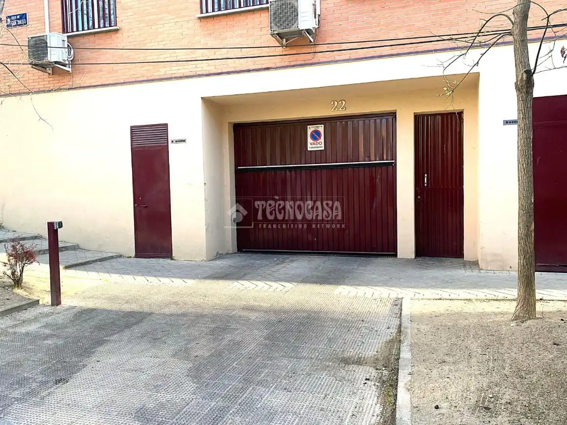 Garaje en venta en Portazgo, Puente de Vallecas