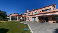 Vista exterior de Casa o xalet en venda en L'Ametlla del Vallès amb Aire condicionat, Calefacció i Jardí privat