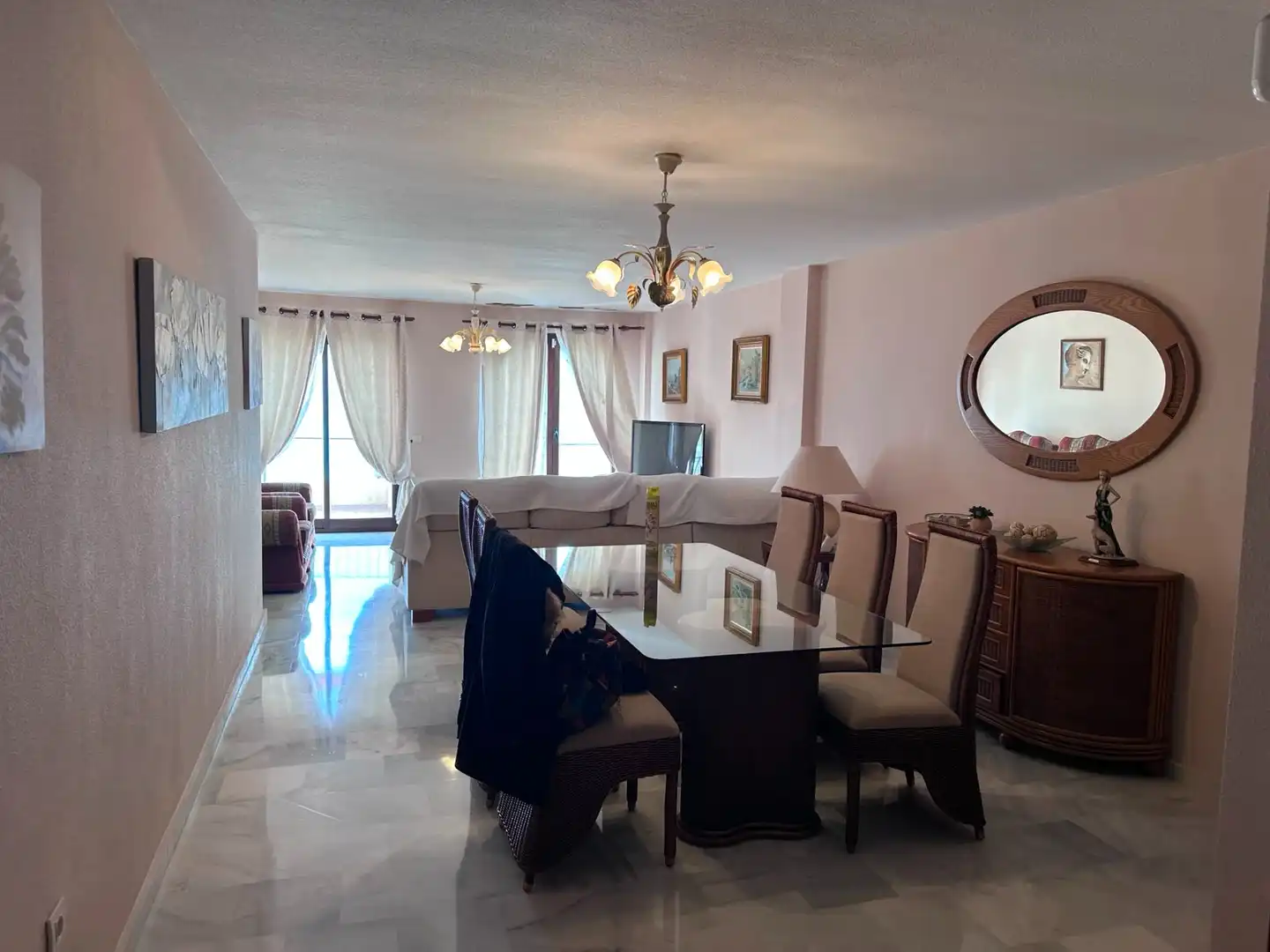 Comedor de Piso de alquiler en Estepona con Aire acondicionado, Terraza y Balcón