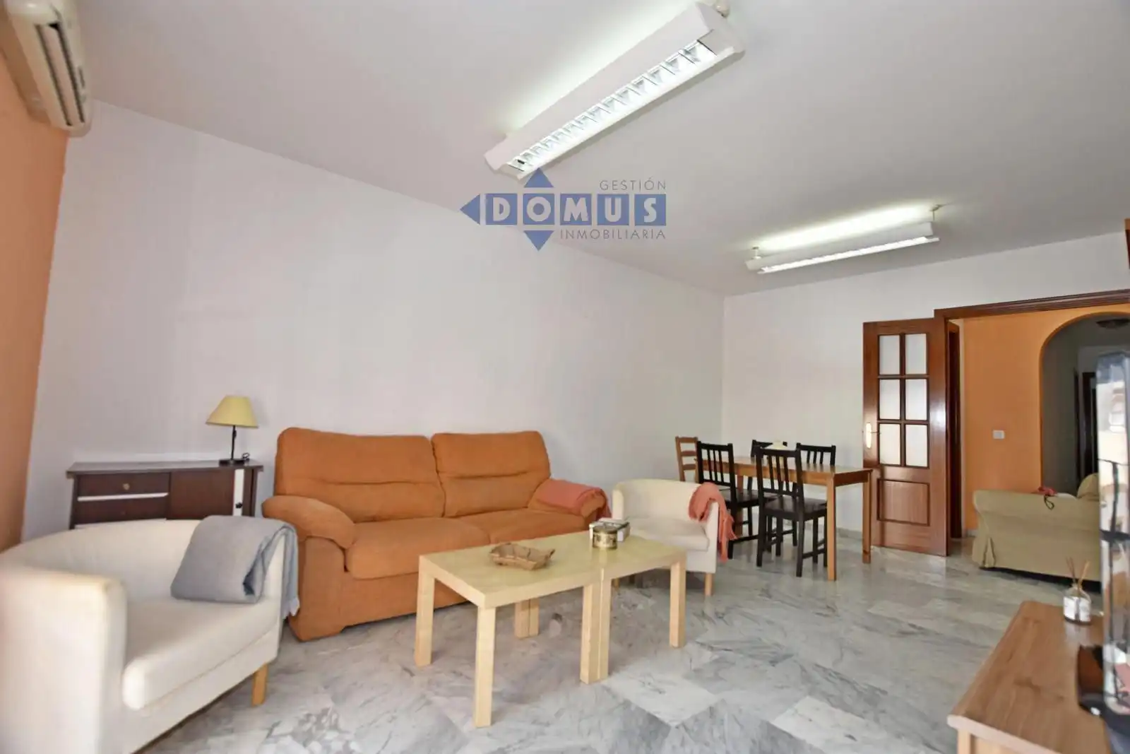 Living room of Flat for sale in Ronda  with Air Conditioner, Terrace and Furnished