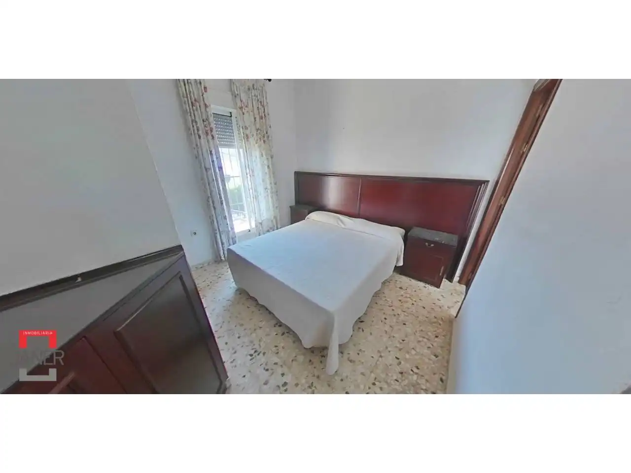 Dormitori de Casa o xalet en venda en Tomares amb Aire condicionat, Jardí privat i Terrassa