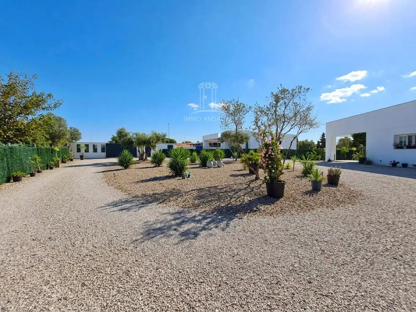 Außenansicht von Haus zum Verkauf in Chiclana de la Frontera mit Klimaanlage, Heizung und Schwimmbad