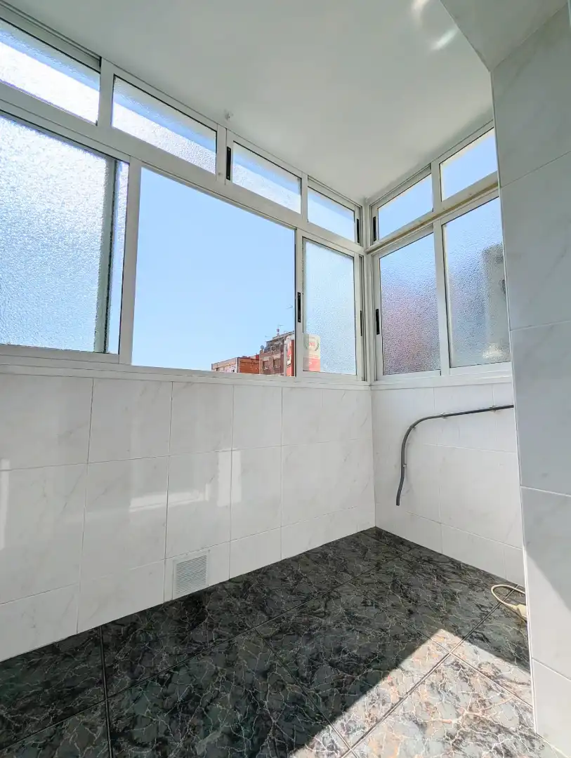 Baño de Piso en venta en Badalona con Aire acondicionado, Calefacción y Horno