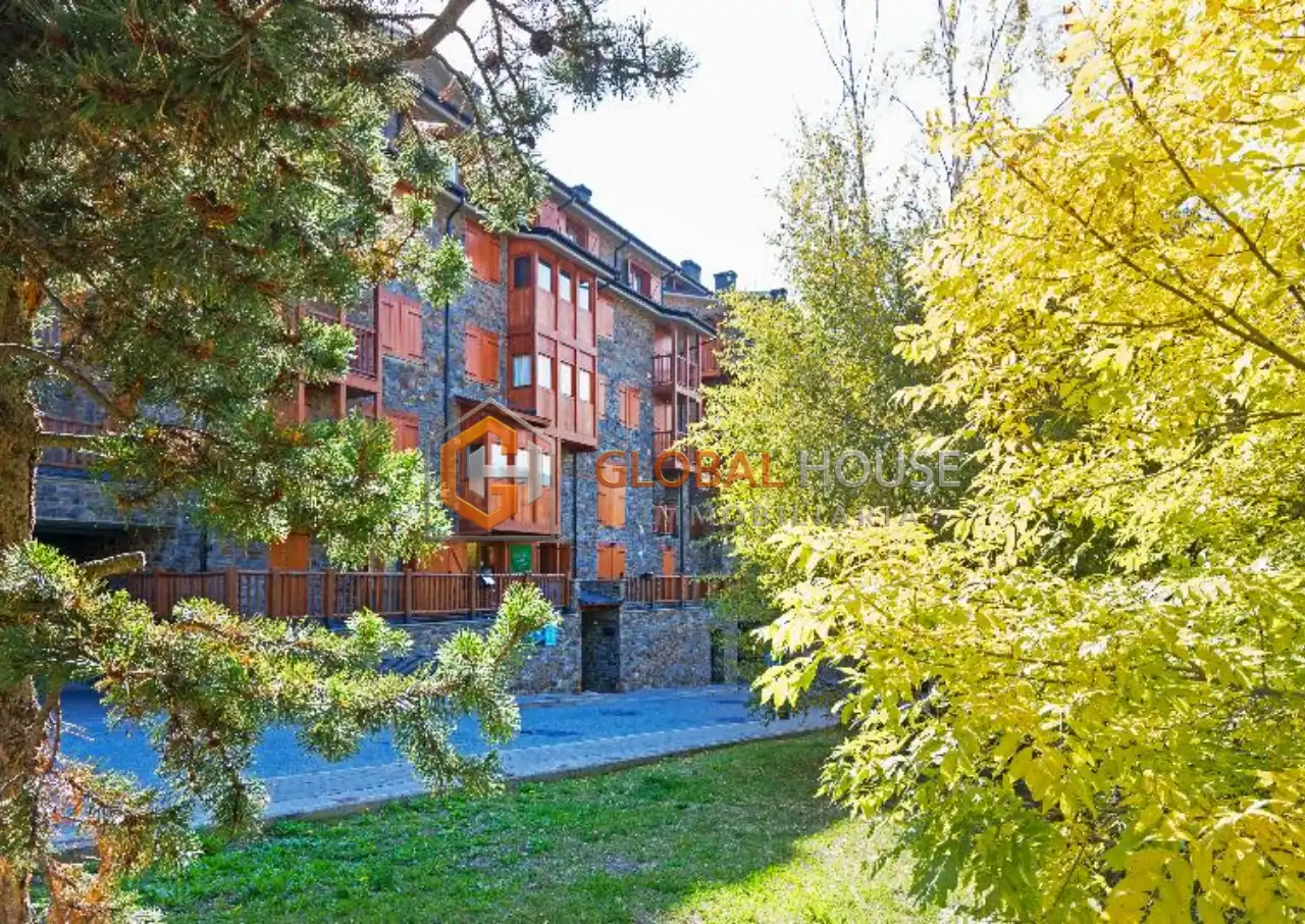Vista exterior de Piso en venta en Canillo con Trastero