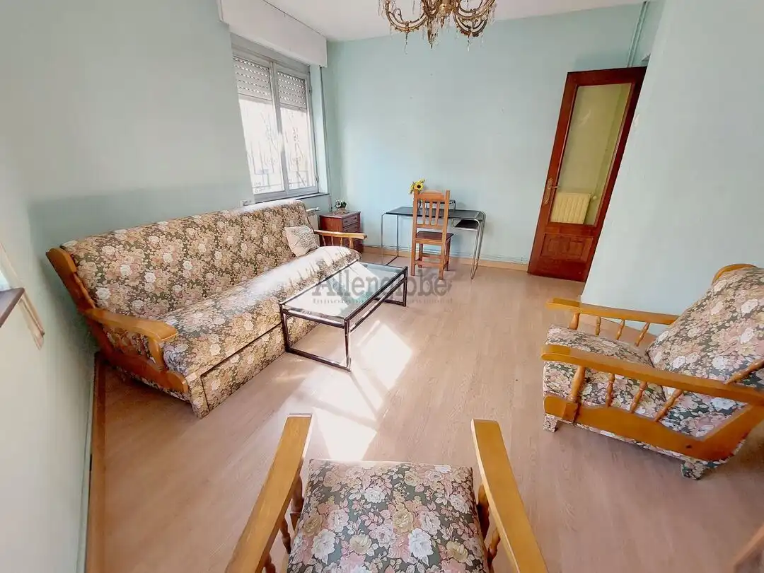 Wohnzimmer von Wohnung zum Verkauf in Oviedo  mit Heizung und Abstellraum