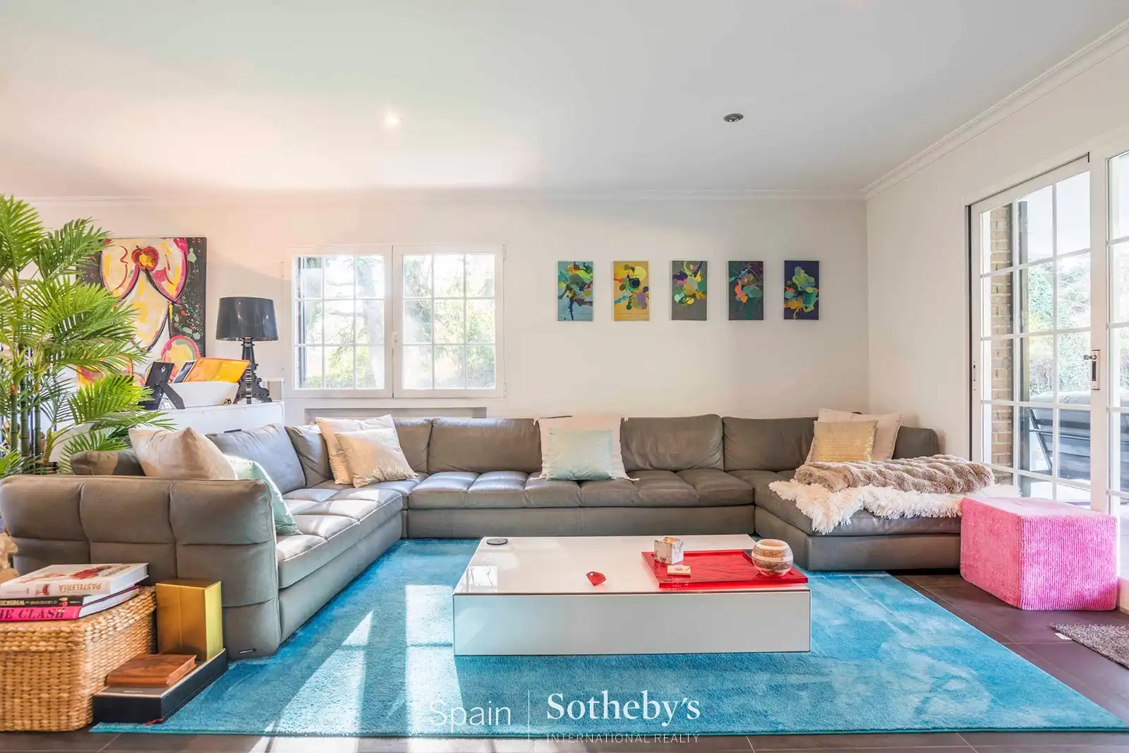 Living room of Houses for sale in La Moraleja  with Air Conditioner, Heating and Private garden