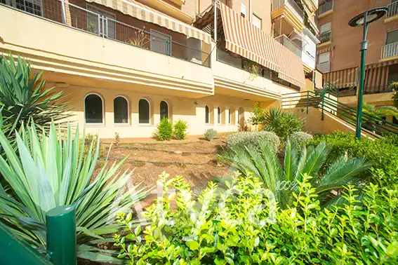 Planta baja de alquiler en Calle del Deporte, 2, Poniente-Norte - Miralbaida - Parque Azahara