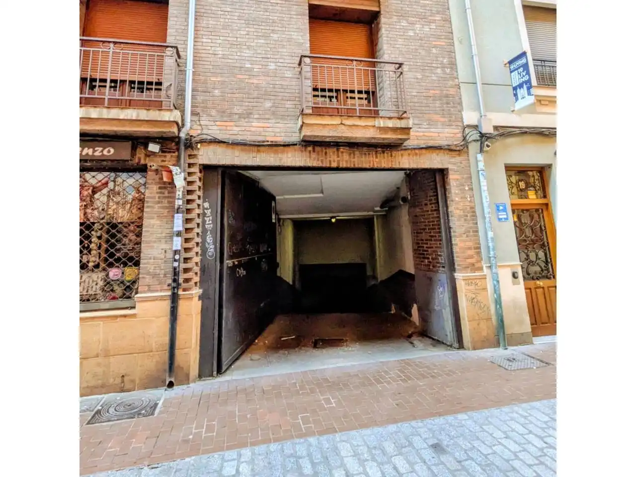 Parking de Piso en venta en León Capital  con Calefacción, Parquet y Trastero