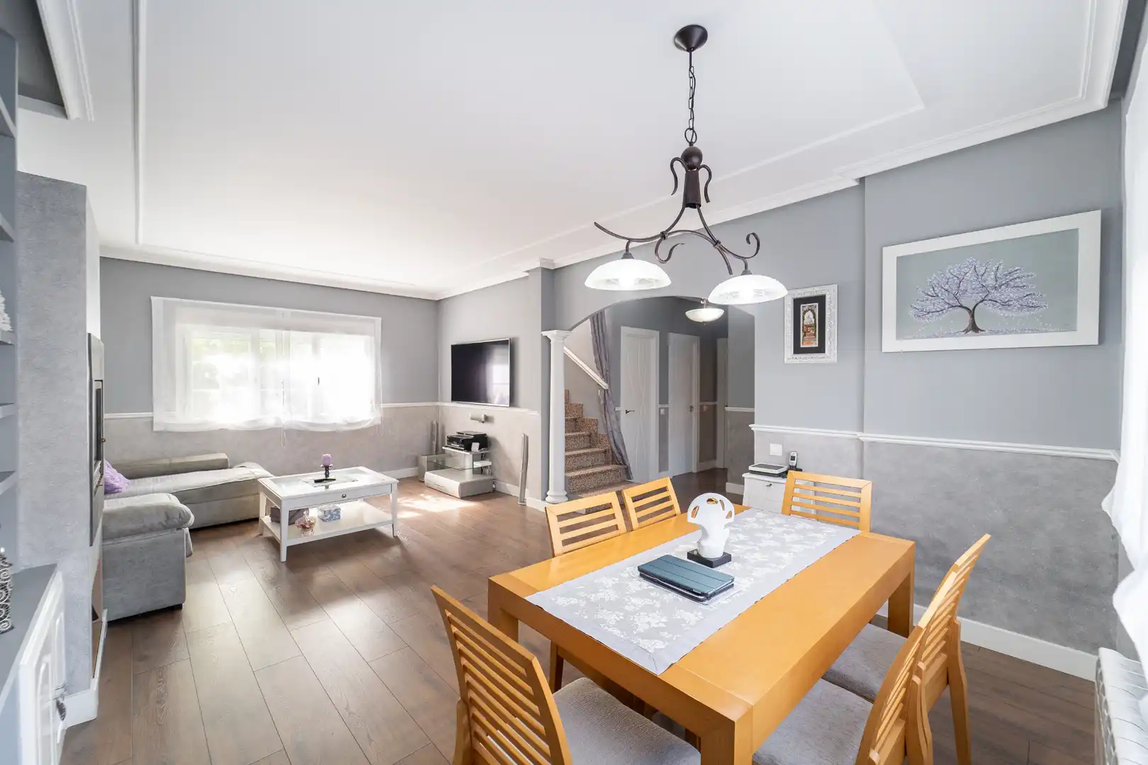 Comedor de Casa adosada en venta en La Torre de Esteban Hambrán con Aire acondicionado, Calefacción y Jardín privado