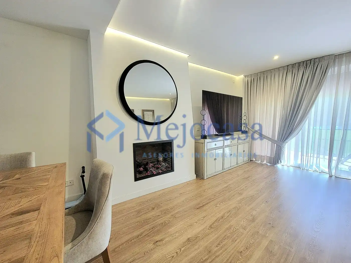 Sala d'estar de Casa adosada en venda en  Madrid Capital amb Aire condicionat, Calefacció i Jardí privat