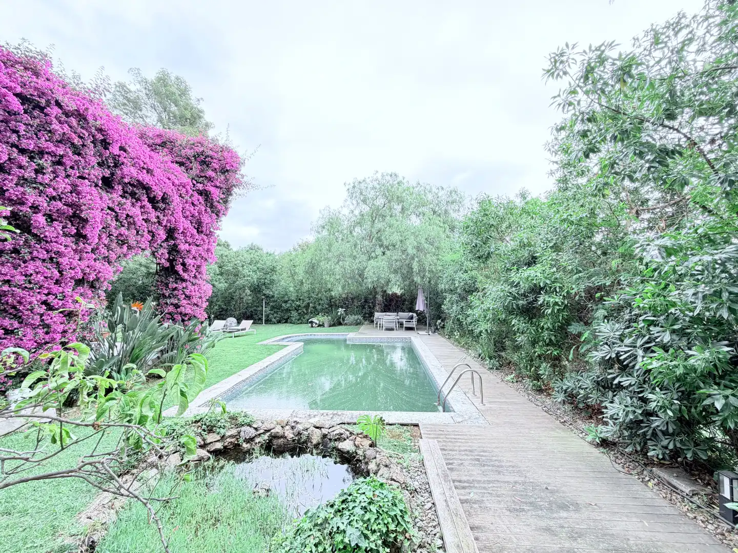 Schwimmbecken von Haus oder Chalet zum Verkauf in Castelldefels mit Klimaanlage, Heizung und Privatgarten