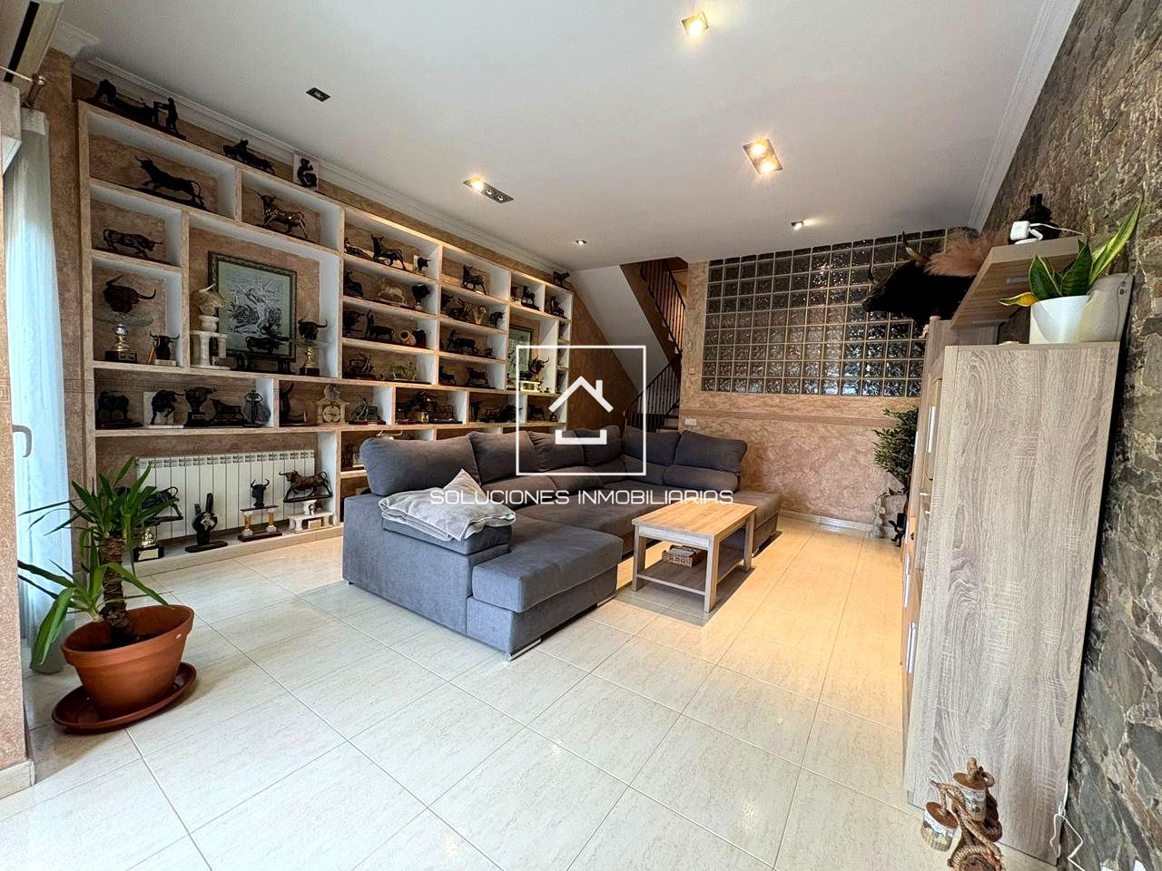 Sala d'estar de Casa o xalet en venda en Morata de Tajuña amb Aire condicionat, Jardí privat i Terrassa