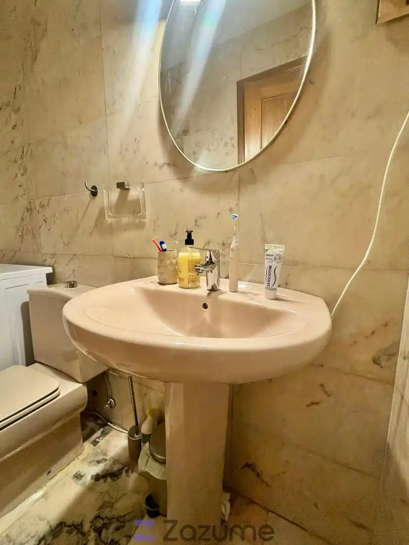 Baño de Estudio de alquiler en Madrid con Aire acondicionado, Calefacción y Parquet