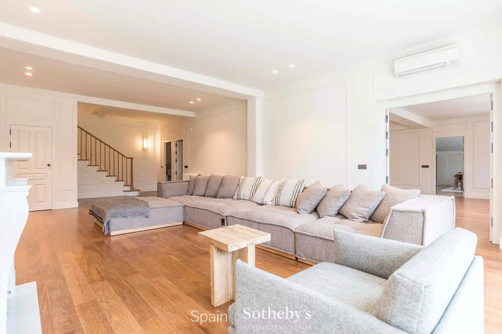 Sala d'estar de Casa o xalet de lloguer en Madrid amb Aire condicionat, Calefacció i Jardí privat