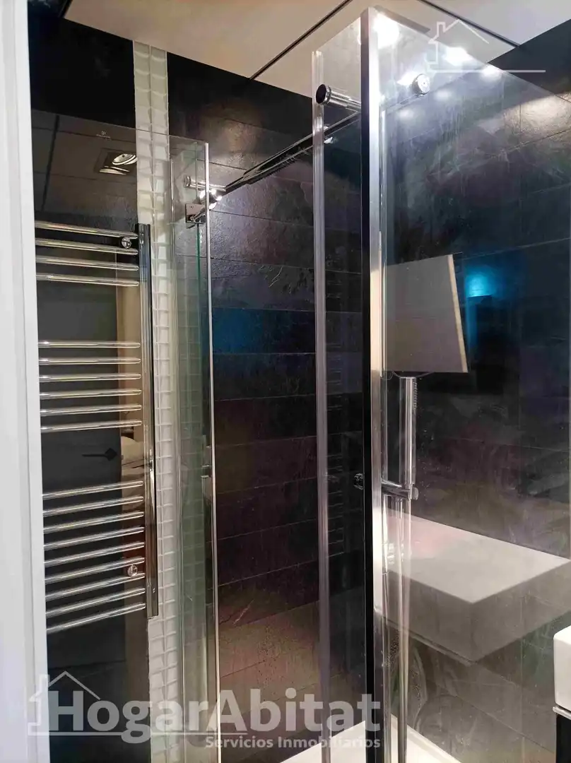 Baño de Piso en venta en Valencia con Aire acondicionado