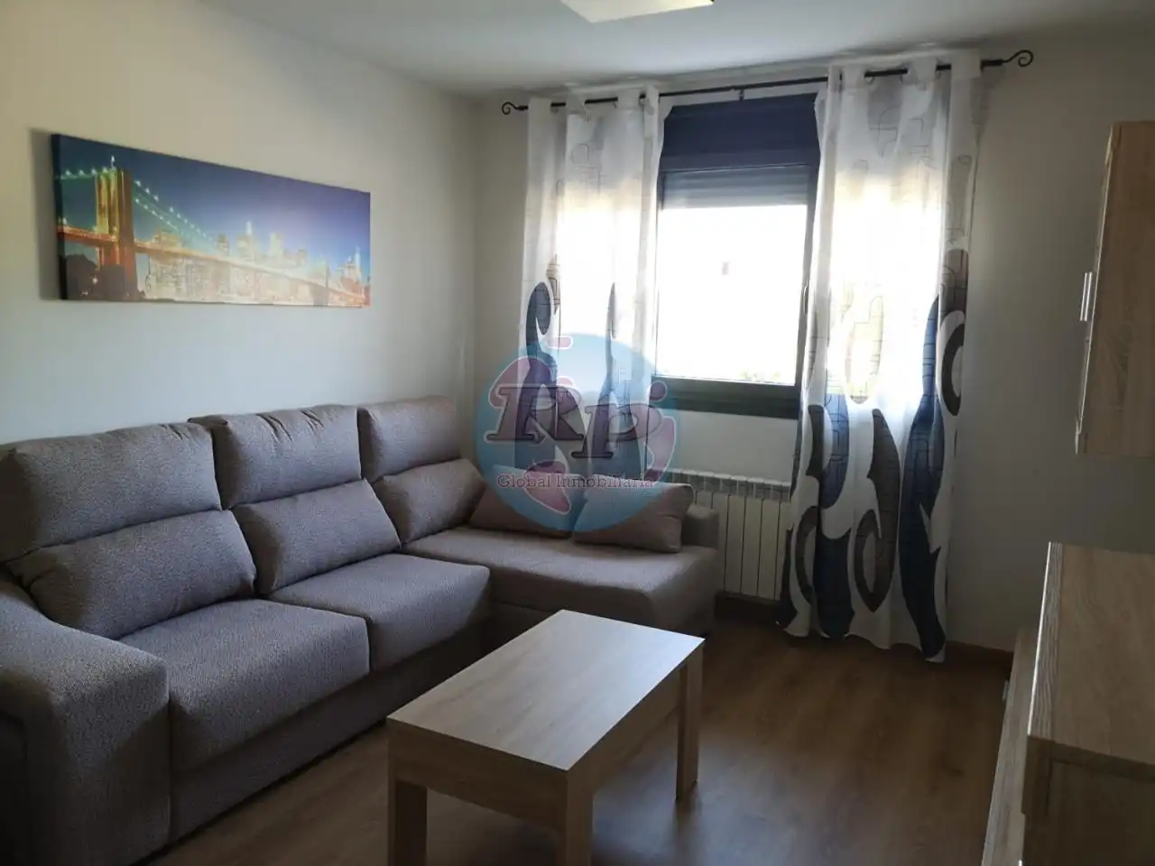 Sala de estar de Apartamento de alquiler en Valverde de la Virgen con Calefacción, Parquet y Terraza