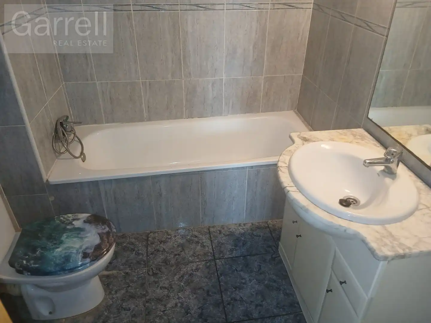 Bathroom of Flat for sale in El Vendrell