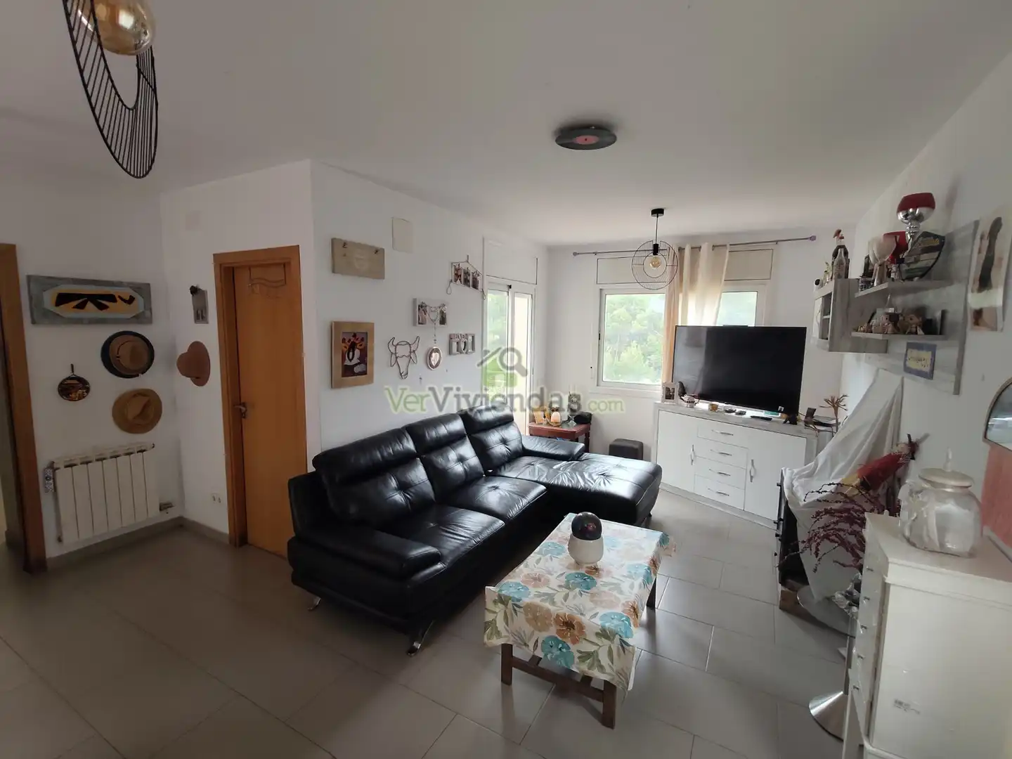 Sala de estar de Casa o chalet en venta en Corbera de Llobregat con Calefacción, Jardín privado y Parquet