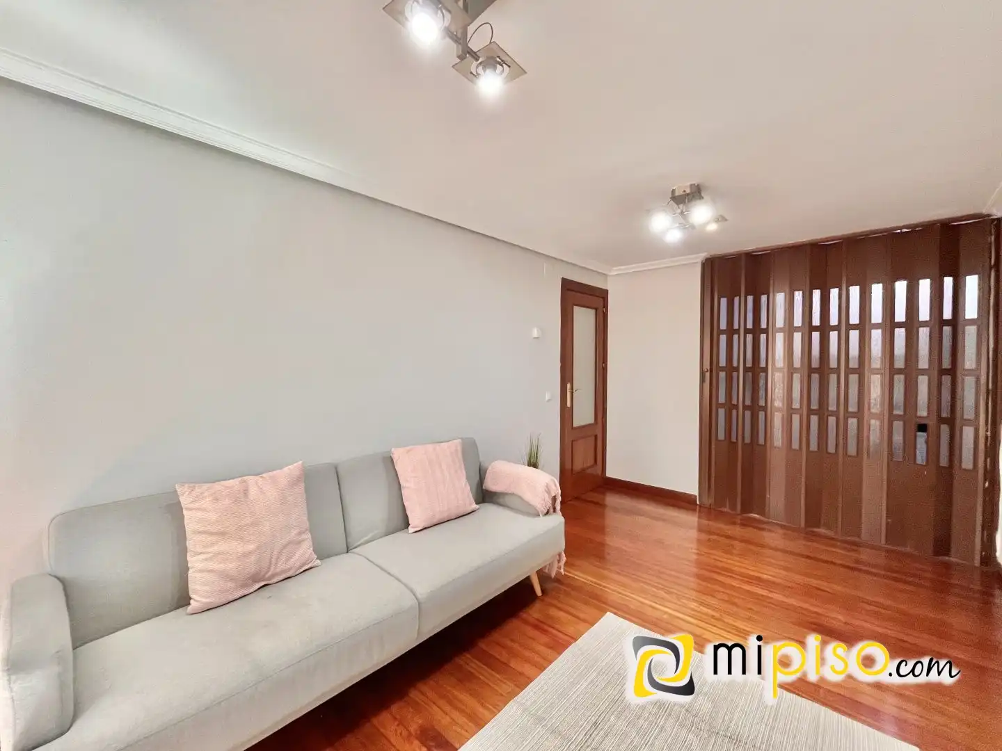 Sala de estar de Piso en venta en Santoña con Calefacción