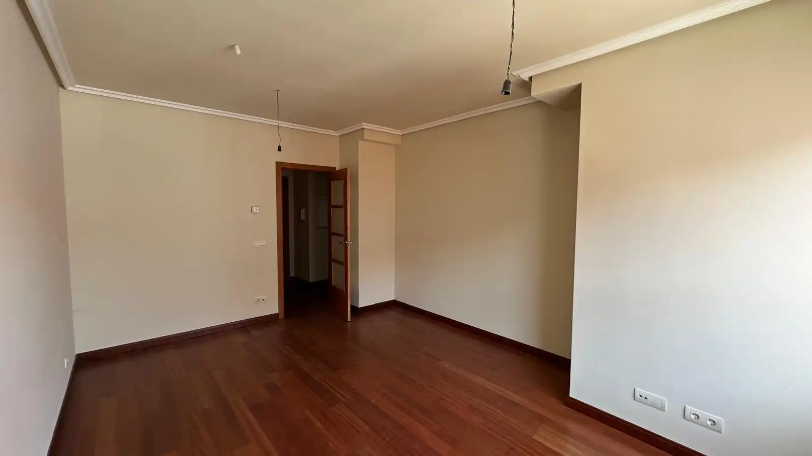 Sala d'estar de Pis en venda en Burgos amb Calefacció, Parquet i Terrassa