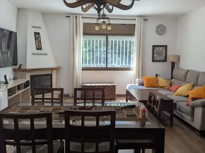 Sala d'estar de Casa o xalet en venda en La Roca del Vallès amb Jardí privat i Traster
