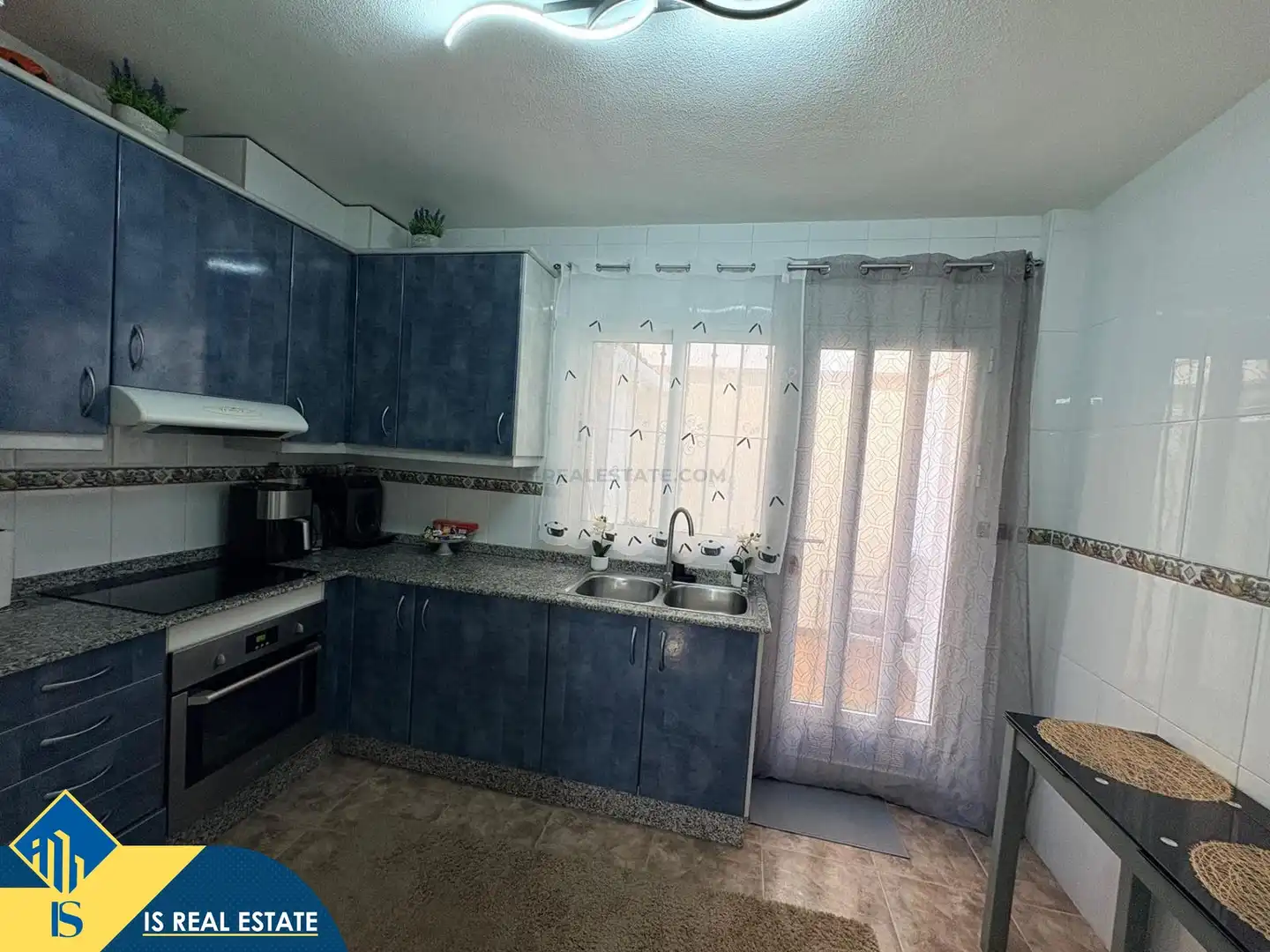 Casa renovada con piscina comunitaria, en la provincia de Alicante, en la ciudad de Orihuela Costa. 3 habitaciones | 105 m² | 1 ki, imatge 5