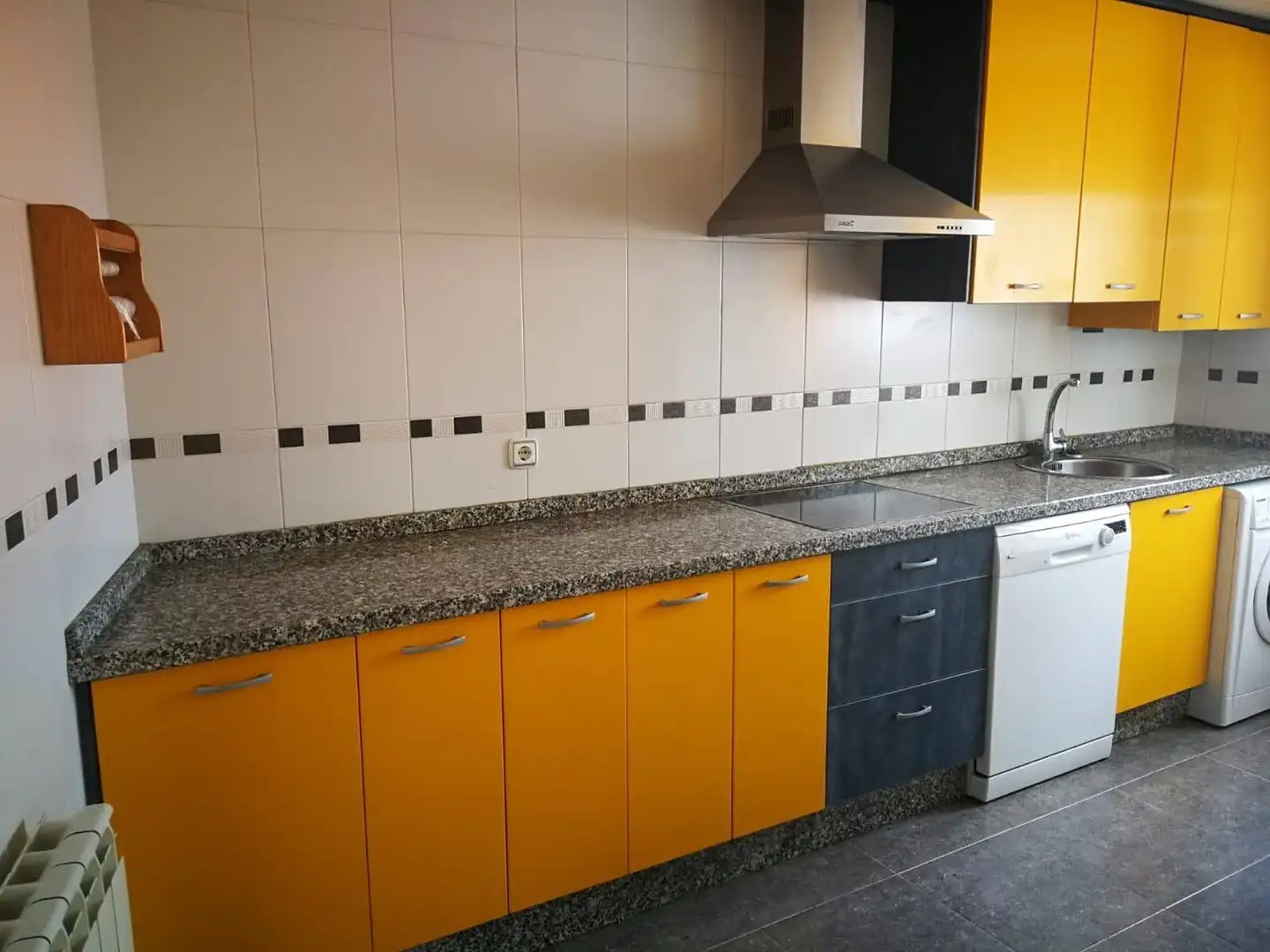 Cocina de Piso en venta en Villares de la Reina con Calefacción, Horno y Microondas