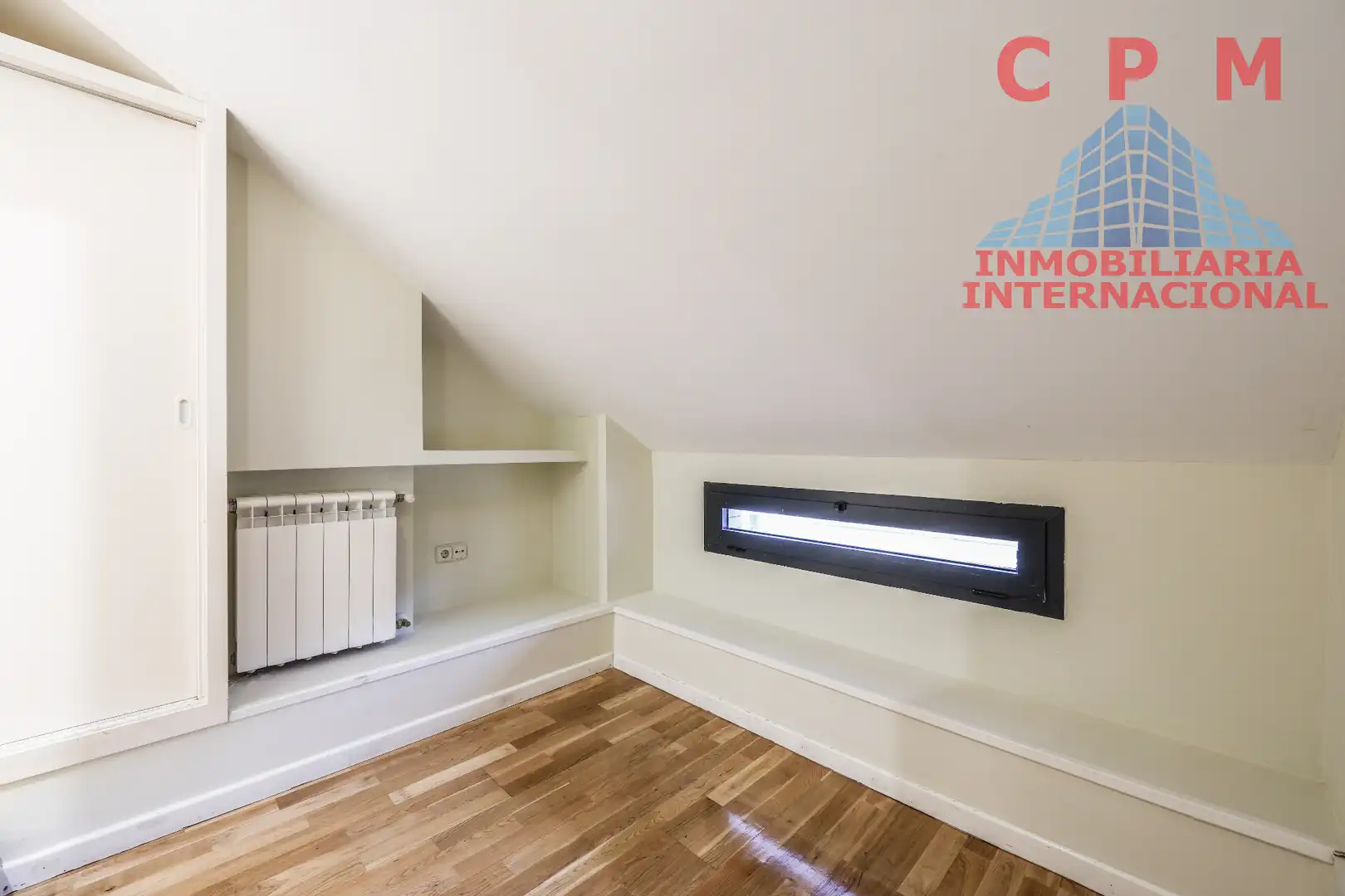 Living room of Duplexes for rent in Madrid  with Air Conditioner, Heating and Parquet flooring