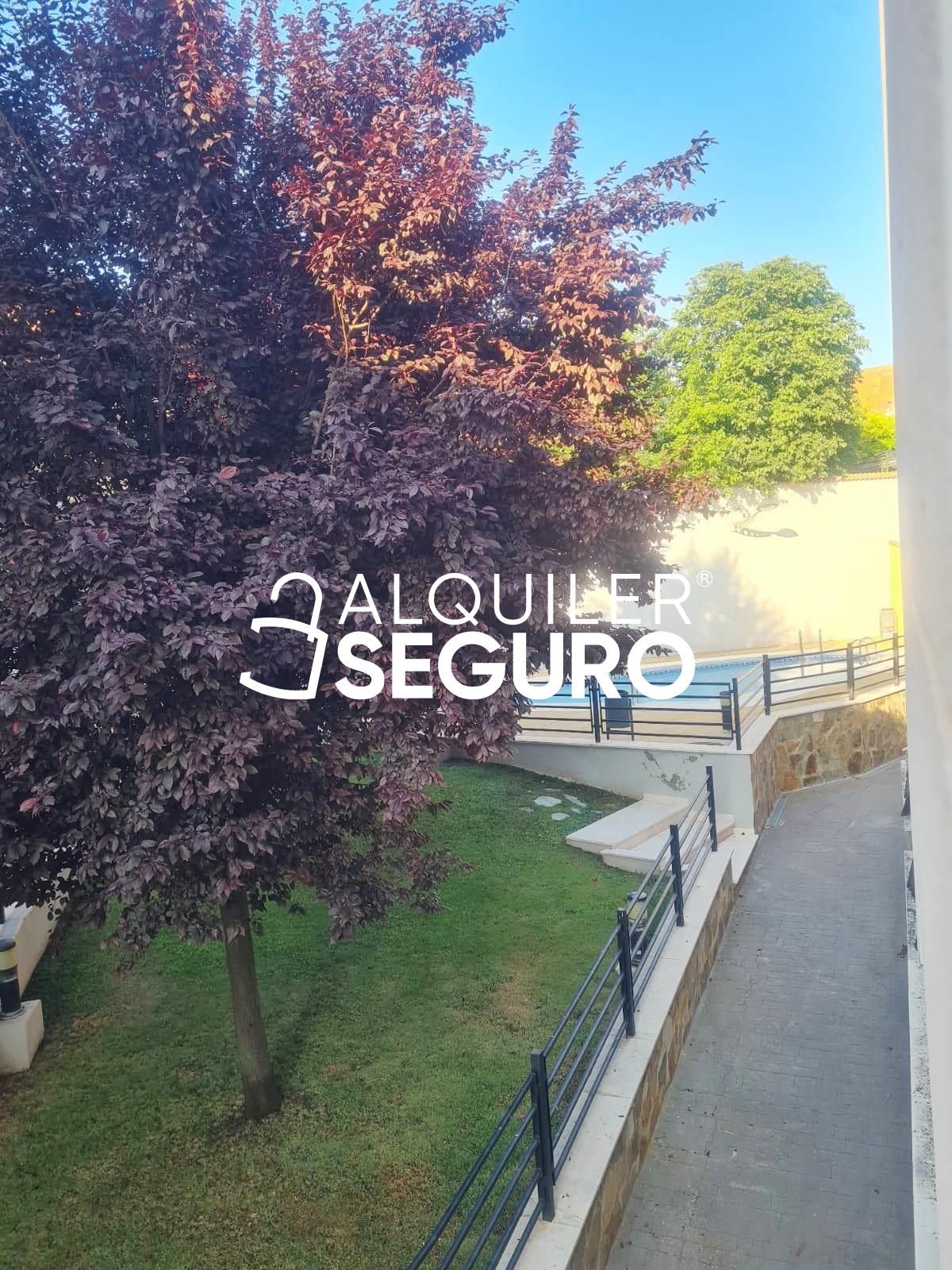 Exterior view of Flat to rent in Belmonte de Tajo  with Air Conditioner, Heating and Terrace