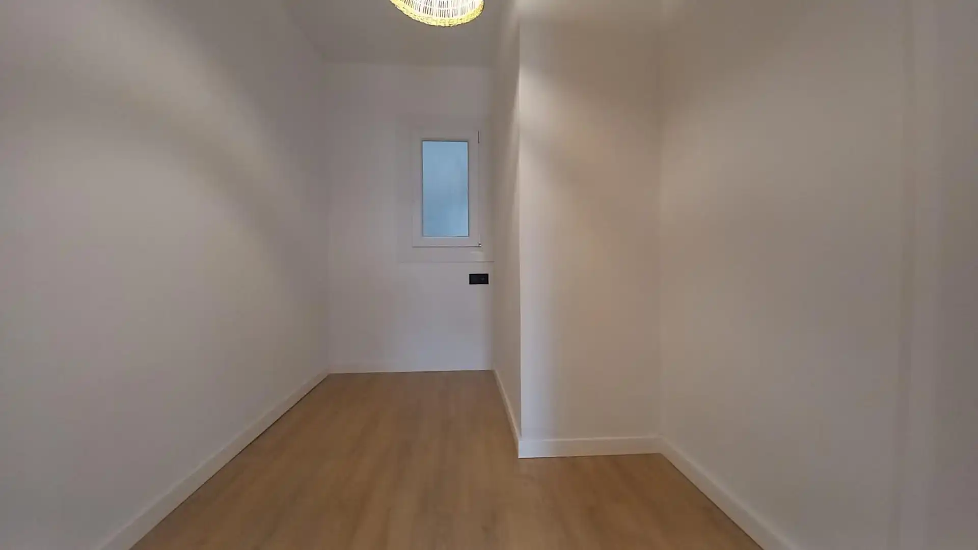 Wohnung zum Verkauf in Vilanova i la Geltrú mit Parkett