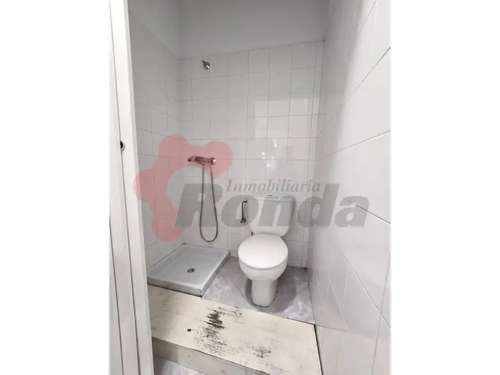 Bany de Local de lloguer en Lugo