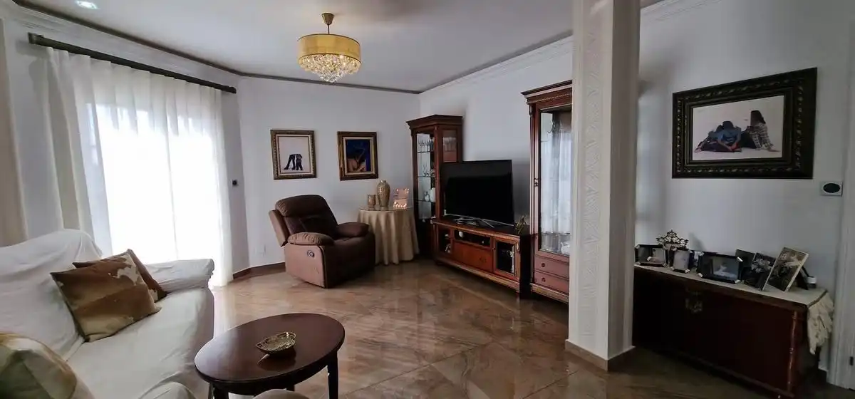 Sala d'estar de Casa adosada en venda en Totana amb Aire condicionat, Moblat i Balcó